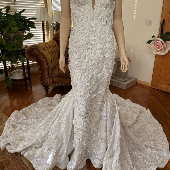YSA Makino fit n flare Wedding Gown Size 12 NWT Off white - Picture 12 of 16